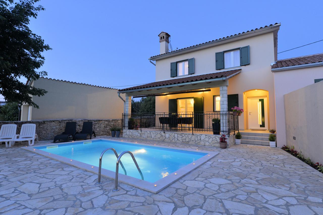 Villa Grguci กานฟานาร์ ภายนอก รูปภาพ